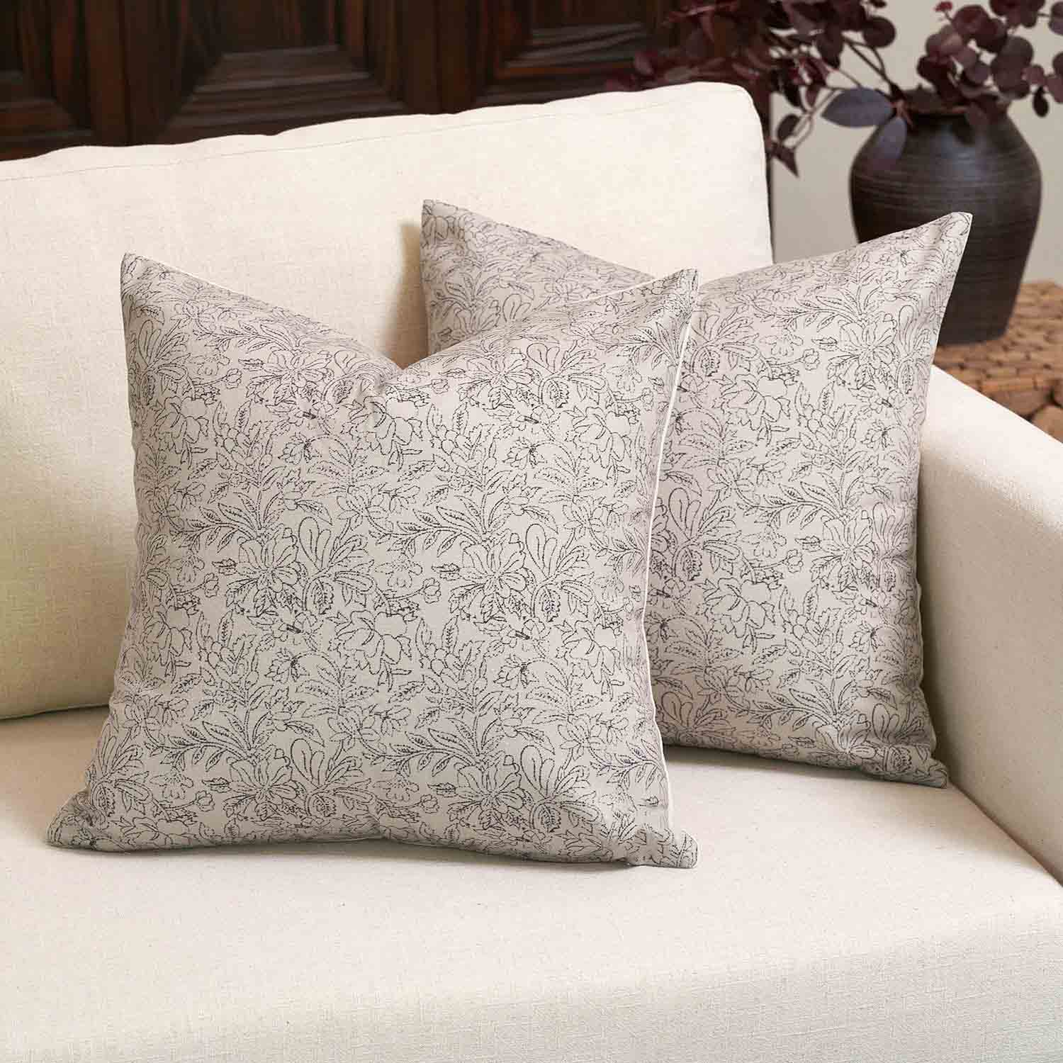 Matera Charming Exquisite  Floral Print Pillow Cover-