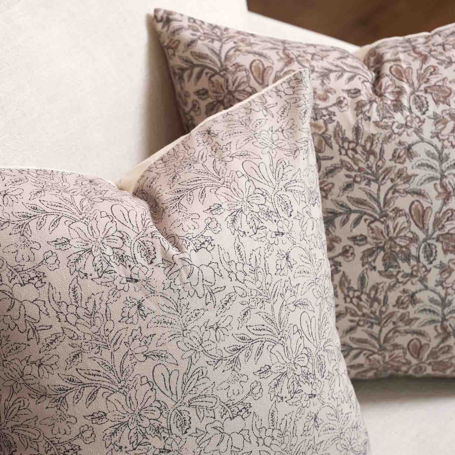 Matera Charming Exquisite  Floral Print Pillow Cover-