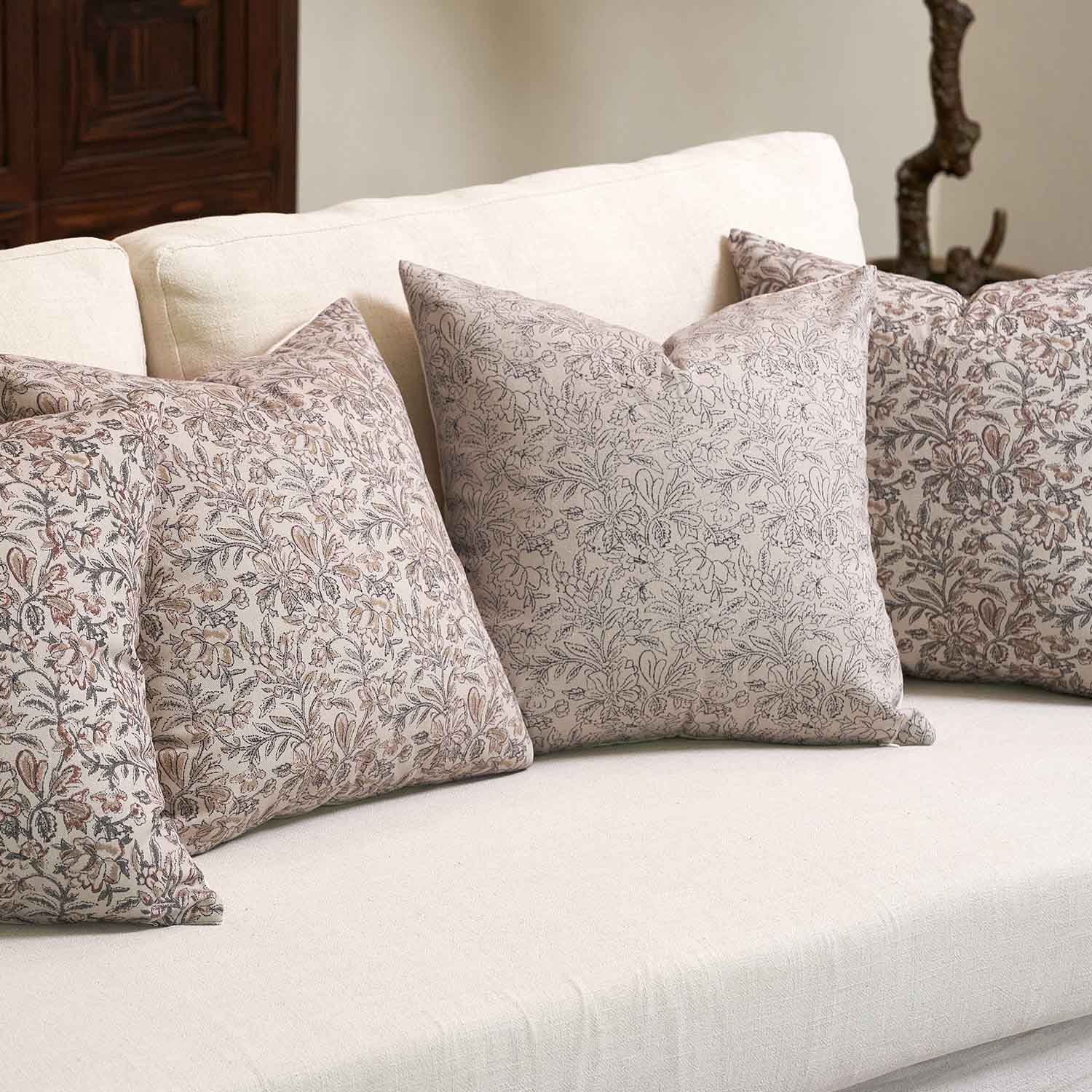 Matera Charming Exquisite  Floral Print Pillow Cover-