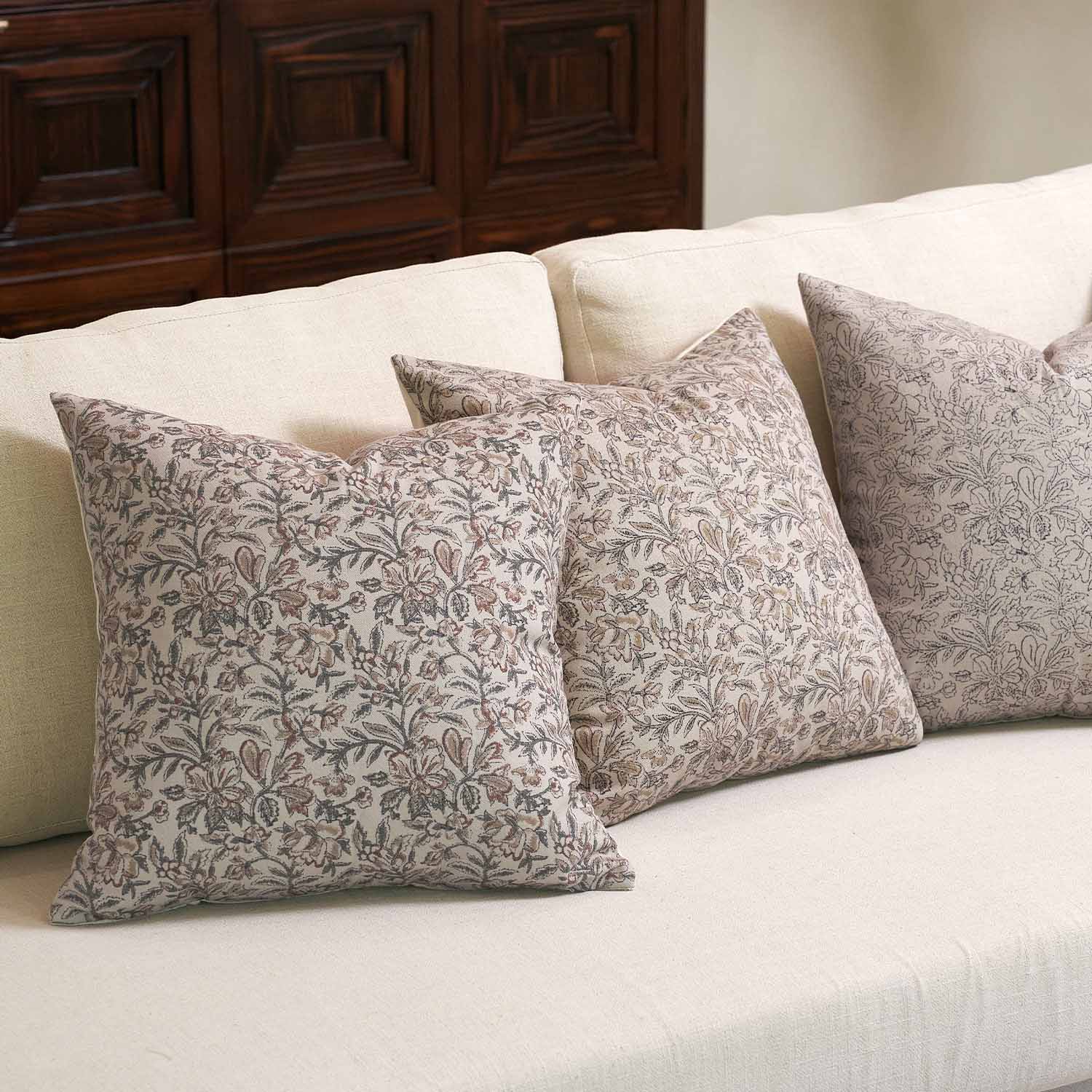 Matera Charming Exquisite  Floral Print Pillow Cover-